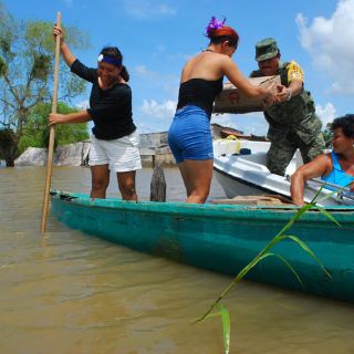 Inundaciones dañan 420 poblados de Tabasco