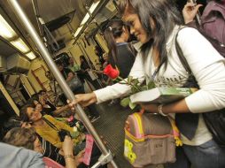 Las calorías emitidas por los pasajeros, que se acercan a los 100 watts por persona. ARCHIVO  /
