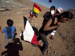 Verónica Quispe, esposa del minero boliviano Carlos Mamani, que permanece atrapado junto a 32 trabajadores chilenos. EFE  /