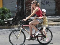 Los recorridos en bicicleta son considerados una de las activiadades más beneficiosas para la salud. INFORMADOR ARCHIVO  /
