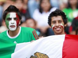 Afición trata de poner de su parte en el Omnilife. E. PACHECO  /