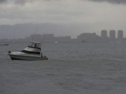 Aspecto de la lluvia en Puerto Vallarta. ARCHIVO  /