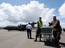 La Fuerza Aérea Mexicana también trasladó, el 1 de septiembre, los cuerpos de 16 hondureños a su país. AFP  /