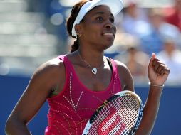 La tenista estadounidense Venus Williams celebra la victoria conseguida frente a la israelí Shahar Peer. EFE  /