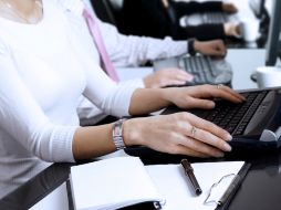 La generación de empleos en el sector privado de EU arrojó cifras positivas. ESPECIAL  /