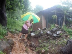 Las intensas lluvias de las últimas 24 horas en la entidad  han provocado numerosos deslaves e inundaciones. NTX  /