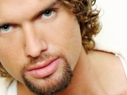 Mauricio confía en conquistar al público ahora como cantante. ESPECIAL  /