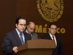 Alejandro Poiré informó que se ha identificado a siete presuntos criminales que participaron en la matanza de 72 inmigrantes. EFE  /