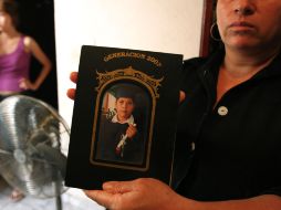 Foto de graduación de Alejandro Gabriel de León, de 15 años, quien murió tras recibir disparos en un retén militar. AP  /
