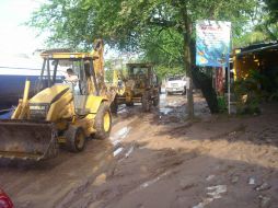 Las autoridades laboran para reparar los daños causados por la lluvia en Puerto Vallarta. M. INFANTE  /