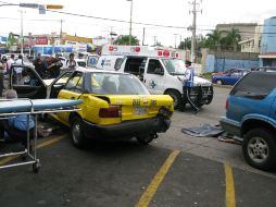 El taxi arrolló a Nicolás Julián Fernández de Gasso Uriarte, de 73 años de edad, quien caminaba sobre la banqueta. EL INFORMADOR  /