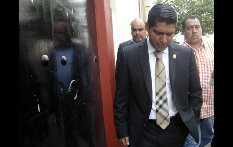 Tras la reunión sostenida ayer con priistas, el propio Carlos Corona hizo oficial su renuncia a la Secretaría General. A. GARCÍA  /
