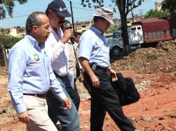 El Presidente Calderón visita algunas localidades afectadas por las lluvias y el desfogue de algunas presas en Tabasco. EL UNIVERSAL  /