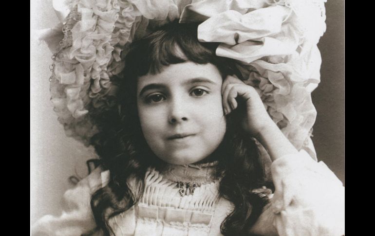 El título de la exposición Te pareces tanto a mí está inspirado en una canción del compositor Juan Gabriel. ESPECIAL  /