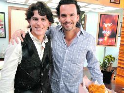Nino Canun y Alfredo Oropeza son dos piezas fundamentales en el programa Al sabor del chef. ESPECIAL  /
