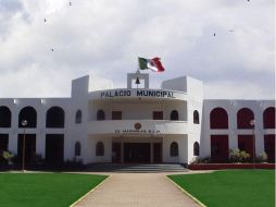 El grupo armado acudió a las oficinas de la presidencia municipal para ejecutar al alcalde. ESPECIAL  /