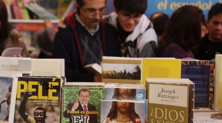 Se pretende consolidar las vocaciones literarias y descubrir nuevos valores artísticos del estado y el país. EFE  /