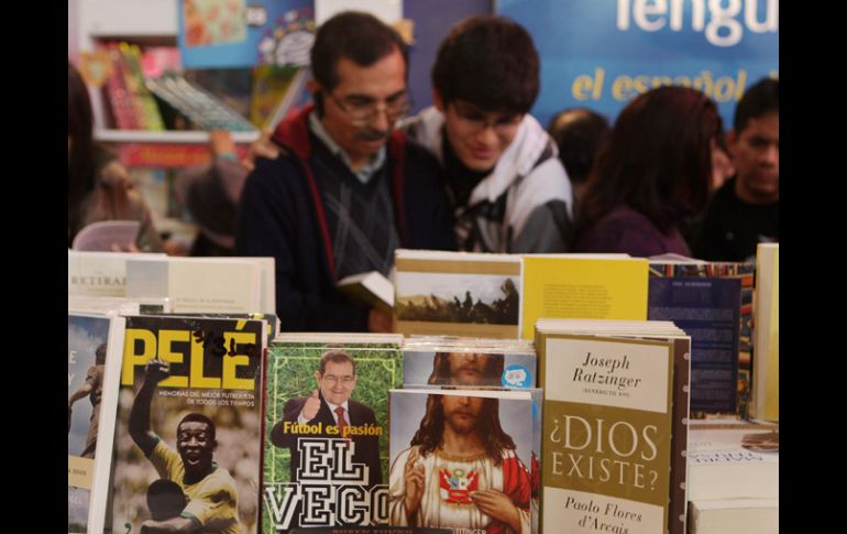 Se pretende consolidar las vocaciones literarias y descubrir nuevos valores artísticos del estado y el país. EFE  /
