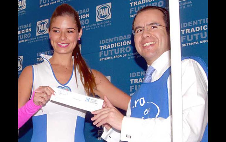 Nueva York, Fiji y algunos sitios de Asia serán sus destinos de Luna de Miel.NTX  /