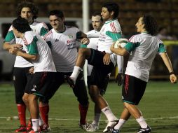 Los jugadores mexicanos durante un entrenamiento con el Tri. MEXSPORT  /