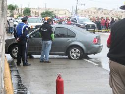 El vehículo en donde viajaba la víctima recibió más de 70 impactos de bala. M. PATIÑO  /