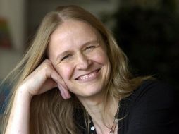 La autora, que ha vendido más de 14 millones de ejemplares de sus libros. ESPECIAL  /