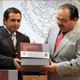 Aumentan gasto de burocracia y castigan la inversión