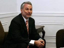 Emilio González estuvo en reunión este día con el alcalde Héctor Vielma en Casa Jalisco. ARCHIVO  /