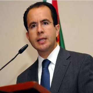 Populista, la propuesta priista de reducir el IVA: César Nava