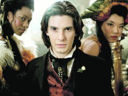 Dorian Gray  (interpretado por Ben Barnes) será capaz de todo por la vanidad, el placer y el amor. ESPECIAL  /