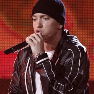Eminem abrirá los premios MTV