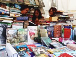 Votan por No más ferias de libros que parecen una estampita igualita a la otra, donde están los 'best seller. ESPECIAL  /