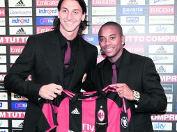 Zlatan Ibrahimovic y Robinho son las grandes atracciones del Milán que pretende destronar al Inter. REUTERS  /