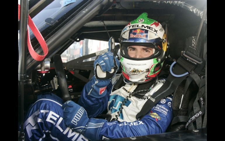 Memo Rojas después de ganar la pole. AFP  /