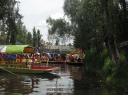 Las trajineras de cuatro concesionarios inundan Xochimilco.AIMEÉ MUÑOZ  /