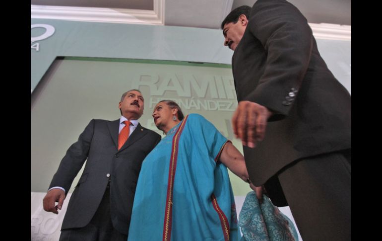 El presidente del Senado, Manlio Fabio Beltrones  y la presidenta del PRI, Beatriz Paredes en Jalisco. S.NUÑEZ  /