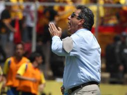 El timonel del Monarcas Tomás Boy, molesto en el partido ante América.MEXSPORT  /