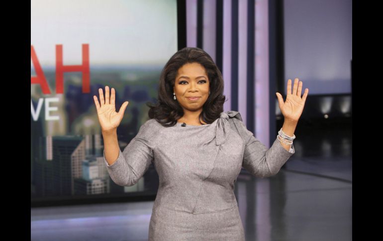 Se especula que en este primer episodio la conductora sea acompañada del actor  John Travolta. AP  /