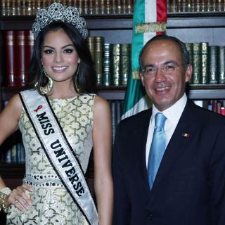 Triunfo de Miss Universo, aliciente para millones de mexicanas: Felipe Calderón
