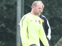 Wayne Rooney iniciará en el ataque del Manchester United. REUTERS  /