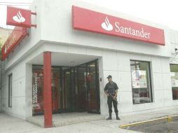 El grupo financiero Santander invertirá 110 millones de dólares en la construcción de una torre de oficinas para arrendamiento. ARCHIVO  /