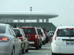 Los aficionados de las Chivas tiene problemas para circular al término de los partidos. ARCHIVO  /