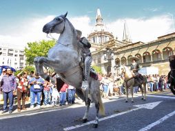Se celebró el Día de Charro con un colorido desfile por el primer cuadro de la ciudad.  A. GARCÍA  /