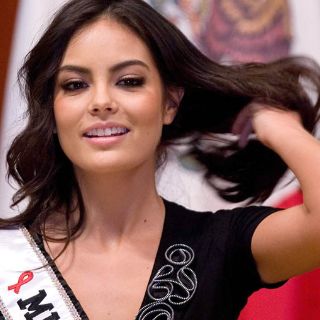 Jimena Navarrete toca corazones