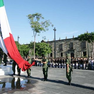 Empiezan festejos oficiales del 15 de septiembre