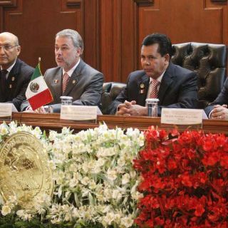 Reconoce Emilio insuficiencia en leyes