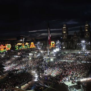 Calderón da el Grito del Bicentenario