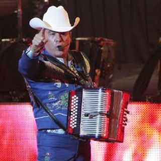 Aprovechan los Tigres del Norte concierto bicentenario para condenar ley Arizona