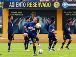 Los jugadores del América se preparan para enfrentar el duelo ante los Diablos Rojos. MEXSPORT  /