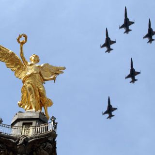 Entusiasmo y algarabía del público caracterizaron desfile del Bicentenario